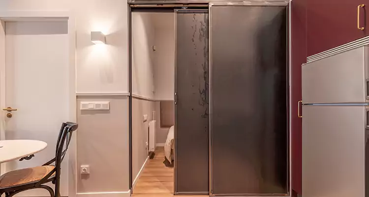 We Fix Closet Sliding Door in Glenvar Heights, FL 
