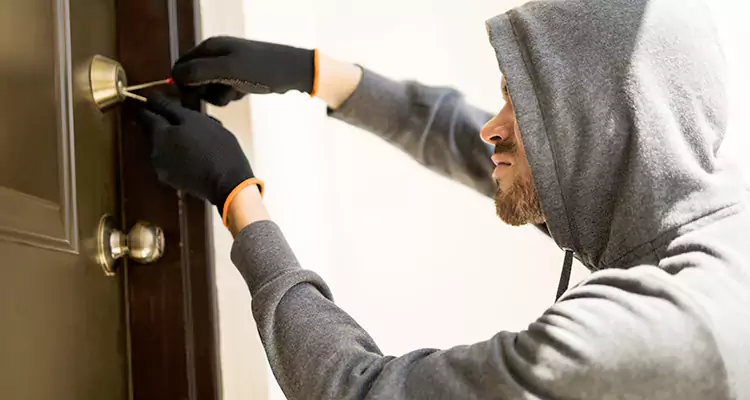Emergency Motel Lock Repairs—Available 24/7 in Glenvar Heights, FL